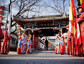 <b>白家大院：帝王式服务，把客户宠上天</b>